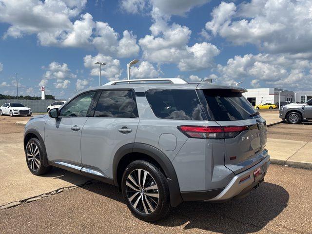 new 2025 Nissan Pathfinder car, priced at $49,027