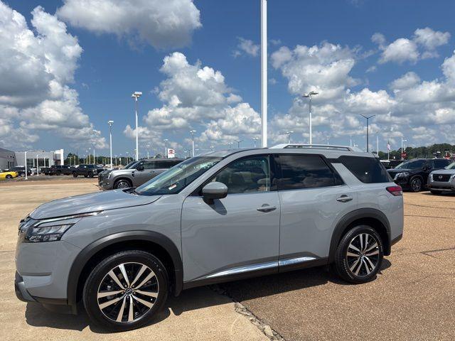 new 2025 Nissan Pathfinder car, priced at $49,027