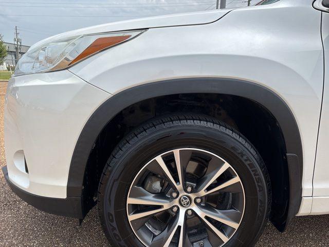 used 2017 Toyota Highlander car, priced at $14,700