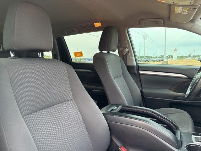 used 2017 Toyota Highlander car, priced at $14,700