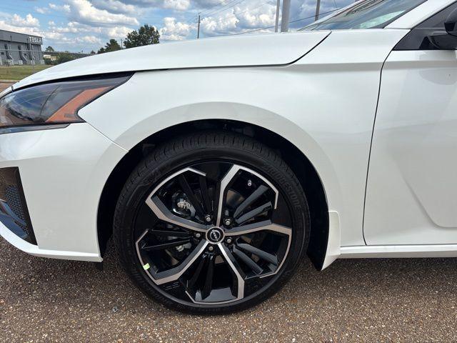 new 2025 Nissan Altima car, priced at $32,352