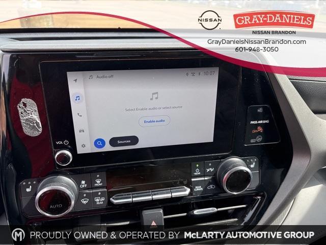 used 2023 Toyota Highlander car, priced at $38,500