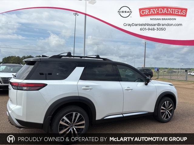new 2025 Nissan Pathfinder car, priced at $49,674