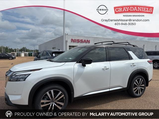 new 2025 Nissan Pathfinder car, priced at $49,674