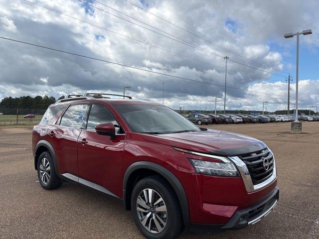 used 2024 Nissan Pathfinder car, priced at $33,000