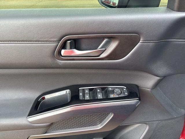 used 2024 Nissan Pathfinder car, priced at $33,000