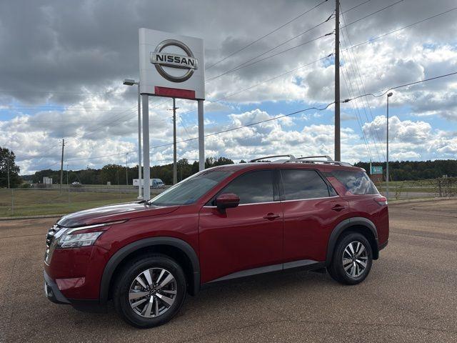 used 2024 Nissan Pathfinder car, priced at $33,000