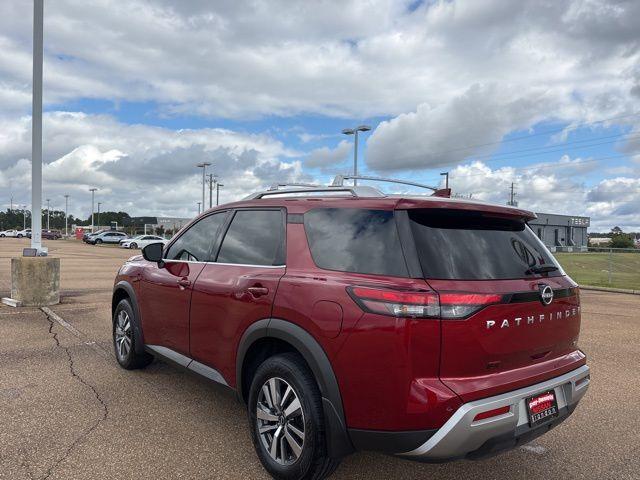 used 2024 Nissan Pathfinder car, priced at $33,000