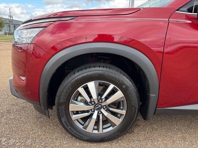 used 2024 Nissan Pathfinder car, priced at $33,000