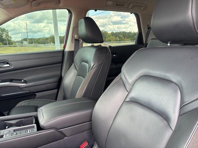 used 2024 Nissan Pathfinder car, priced at $33,000