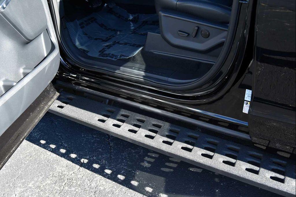 new 2025 Ford Expedition car, priced at $80,834