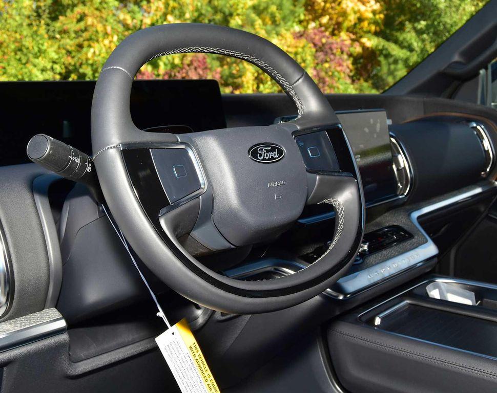 new 2025 Ford Expedition car, priced at $80,834