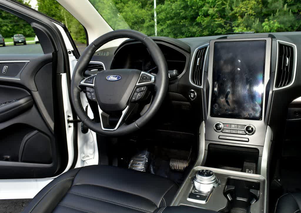 used 2024 Ford Edge car, priced at $28,200