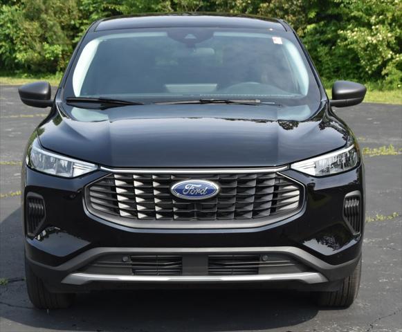 new 2025 Ford Escape car, priced at $31,138