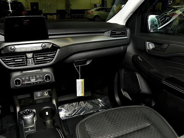 new 2025 Ford Escape car, priced at $30,626