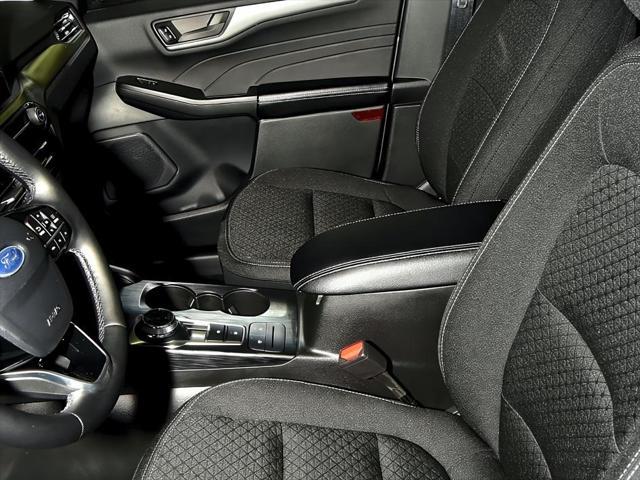 new 2025 Ford Escape car, priced at $30,626