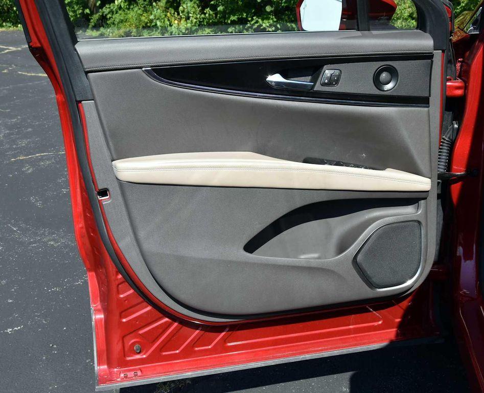 used 2021 Lincoln Nautilus car, priced at $28,729