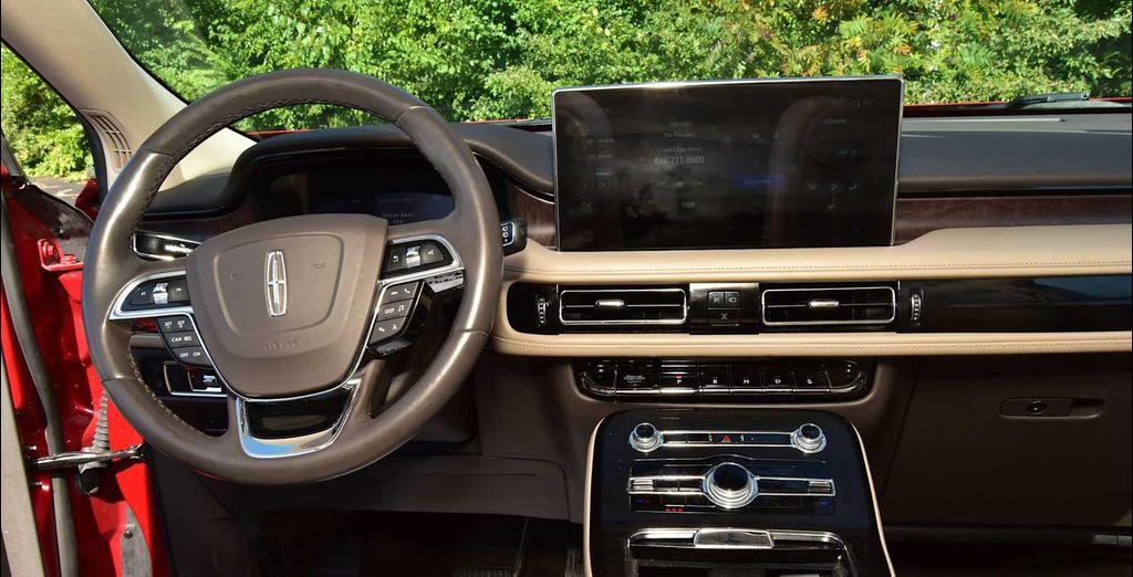 used 2021 Lincoln Nautilus car, priced at $28,729