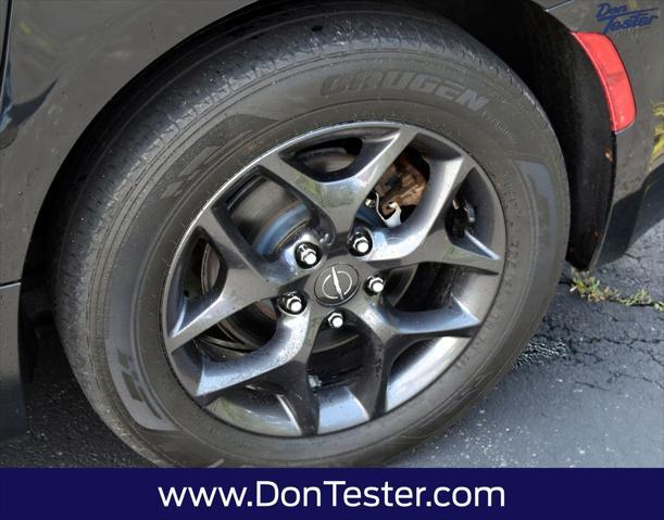 used 2019 Chrysler Pacifica car, priced at $18,500