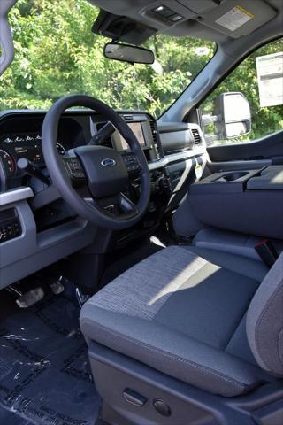 new 2025 Ford F-350 car, priced at $54,132