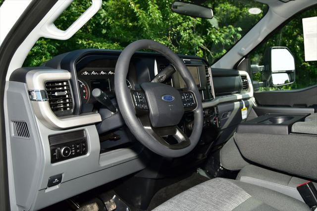 new 2025 Ford F-350 car, priced at $54,132