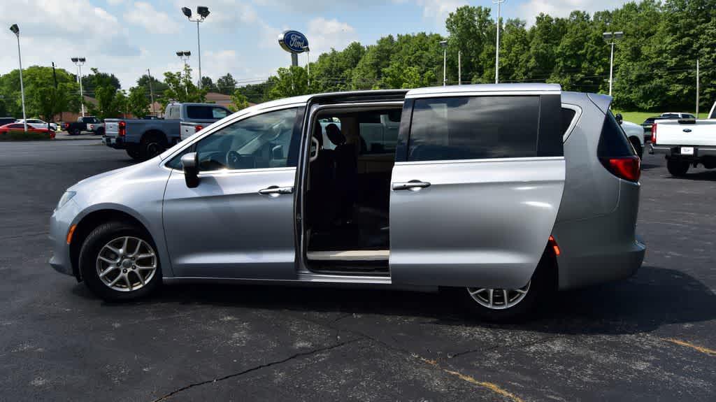 used 2017 Chrysler Pacifica car, priced at $11,441