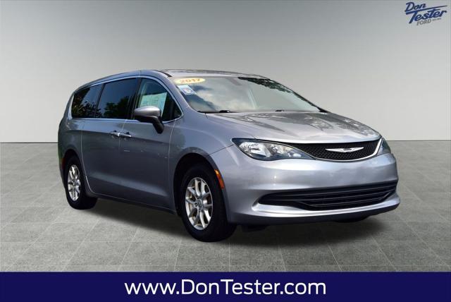 used 2017 Chrysler Pacifica car, priced at $12,400