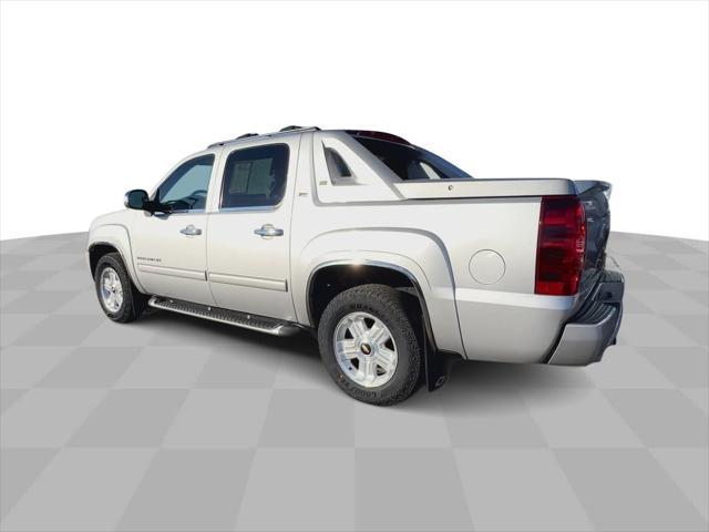 used 2011 Chevrolet Avalanche car, priced at $15,995