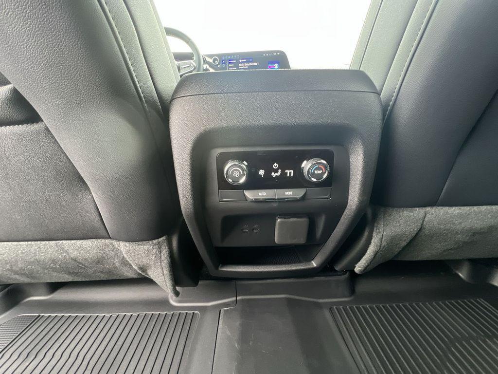 new 2026 Chevrolet Traverse car, priced at $49,125