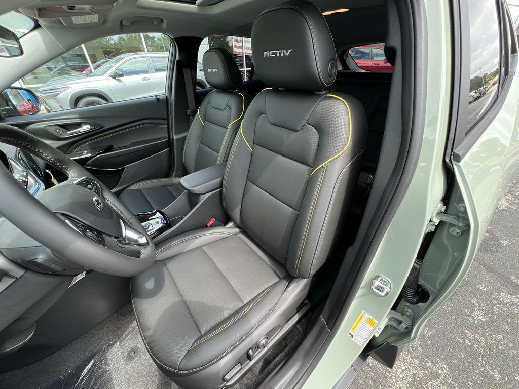 new 2025 Chevrolet Trax car, priced at $27,085