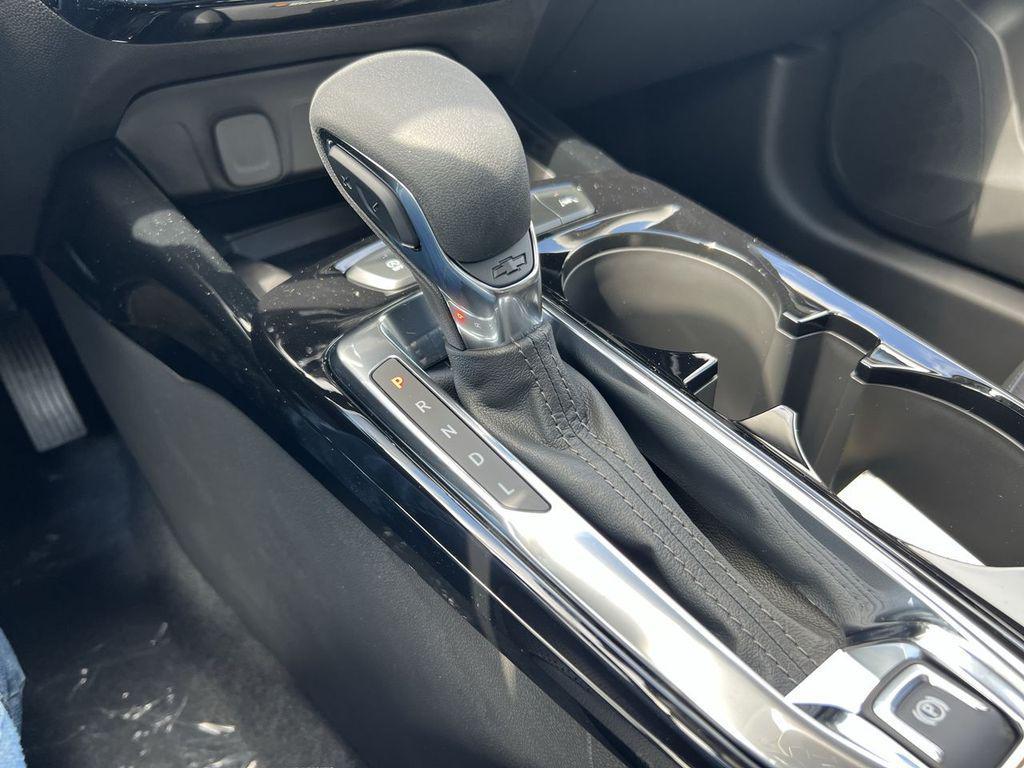 new 2025 Chevrolet Trax car, priced at $27,085