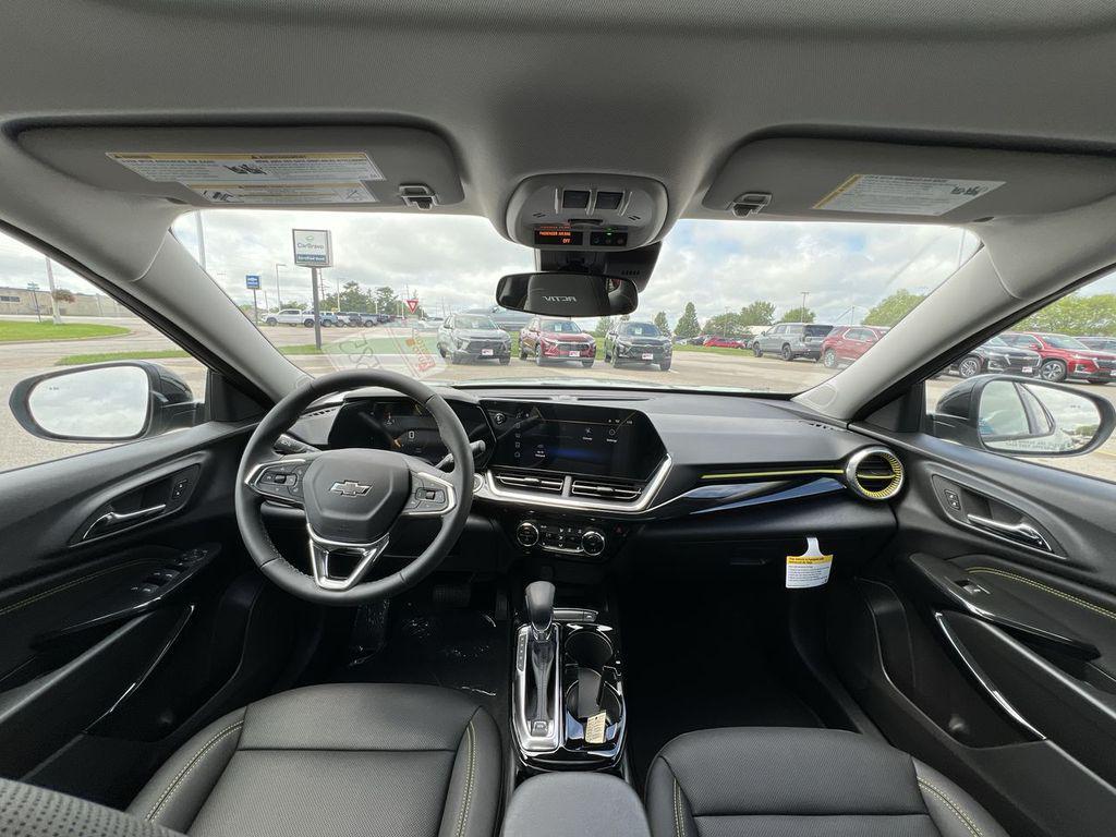 new 2025 Chevrolet Trax car, priced at $27,085
