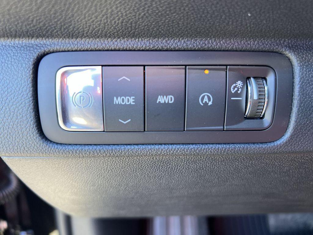 new 2026 Chevrolet Traverse car, priced at $60,220