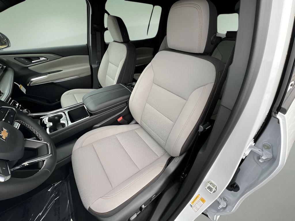 new 2026 Chevrolet Traverse car, priced at $44,920