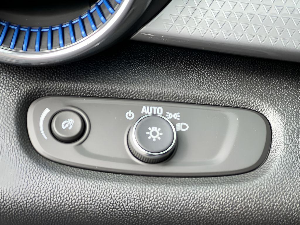 new 2025 Chevrolet Trax car, priced at $24,190