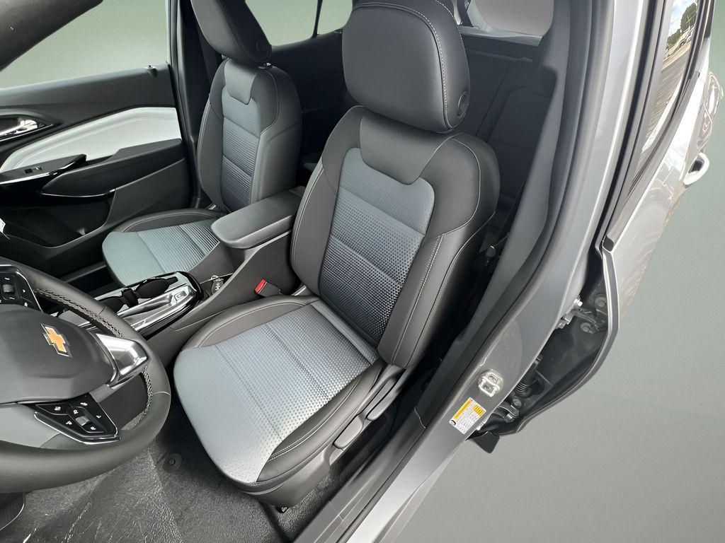 new 2025 Chevrolet Trax car, priced at $24,190