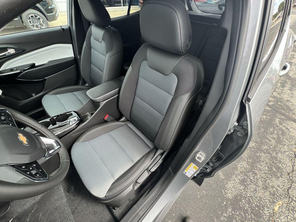 new 2025 Chevrolet Trax car, priced at $24,190