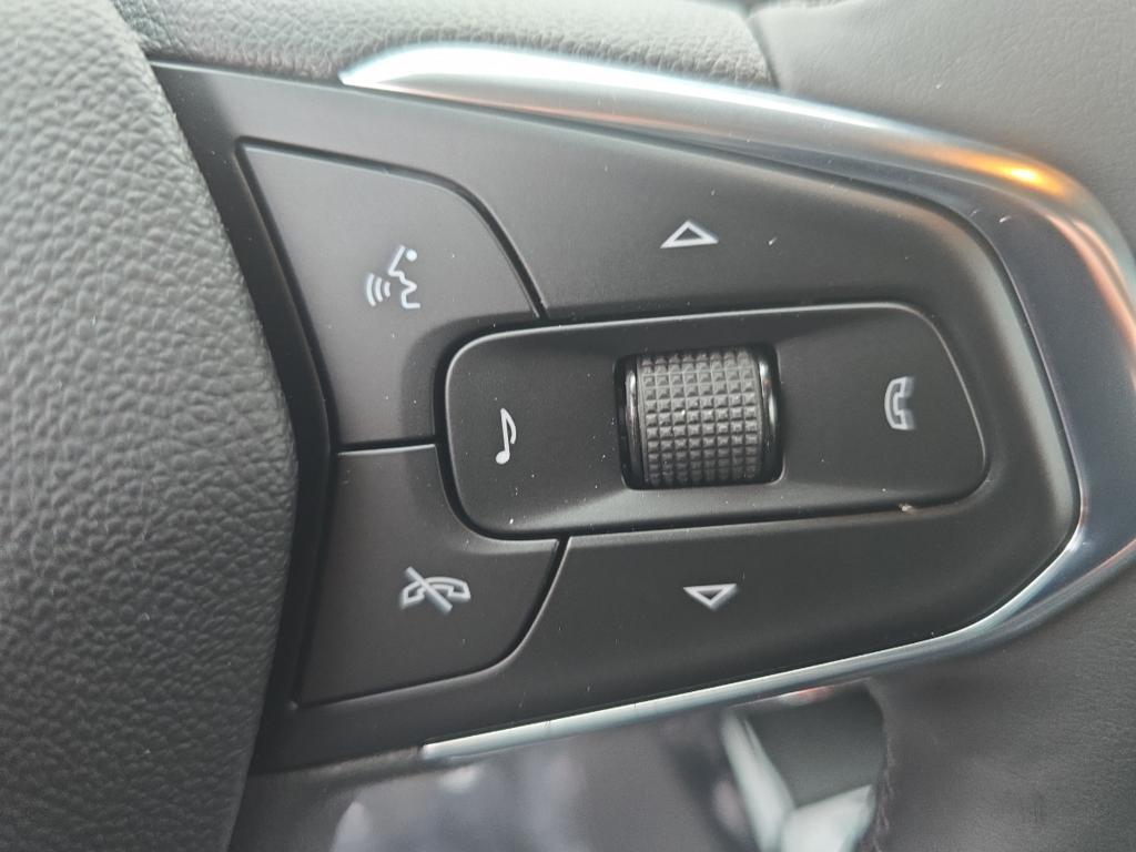 new 2025 Chevrolet Trax car, priced at $24,110