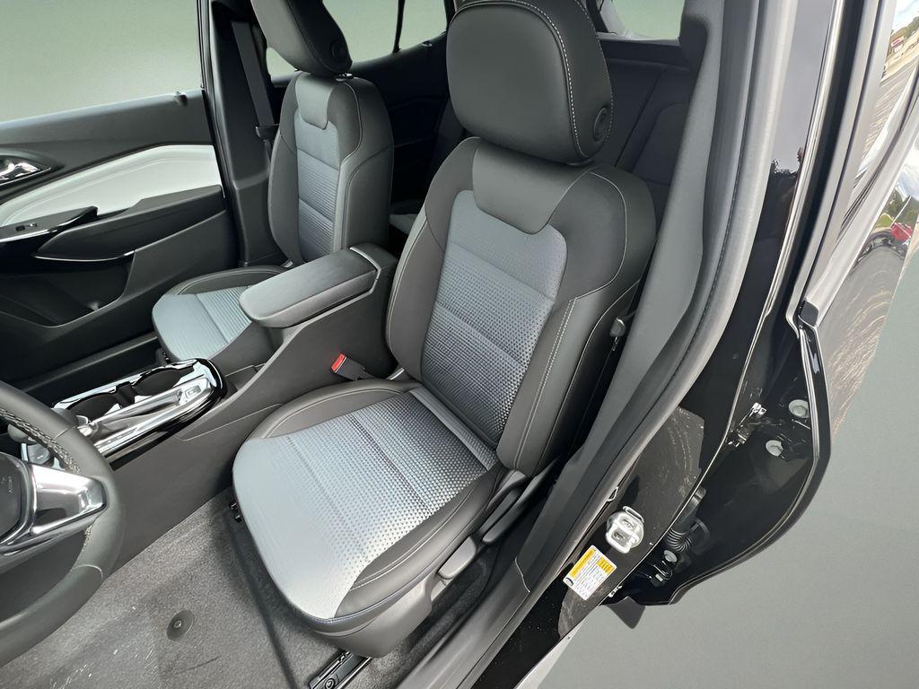 new 2025 Chevrolet Trax car, priced at $24,190