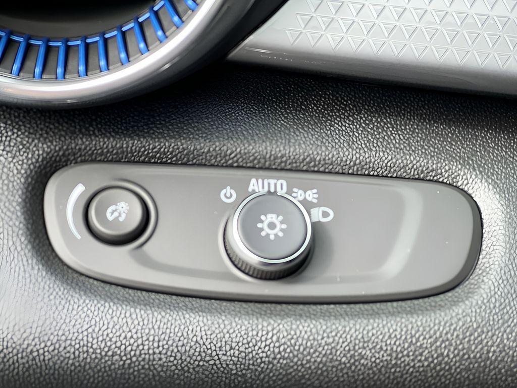 new 2025 Chevrolet Trax car, priced at $24,190