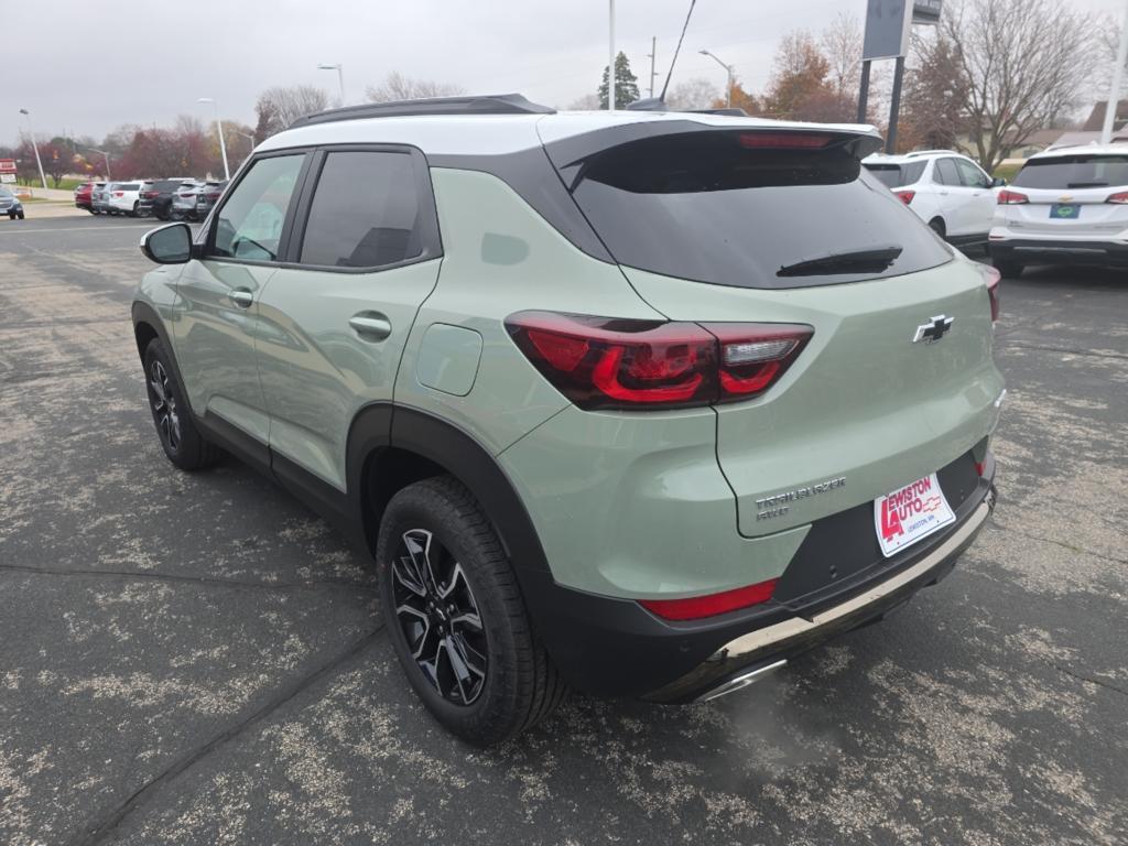 new 2025 Chevrolet TrailBlazer car, priced at $32,180