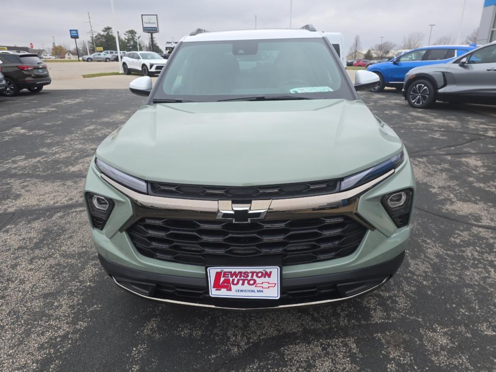 new 2025 Chevrolet TrailBlazer car, priced at $32,180