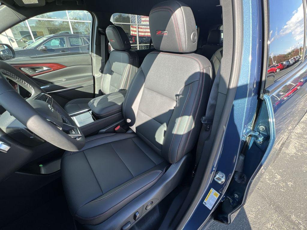 new 2026 Chevrolet Traverse car, priced at $52,415