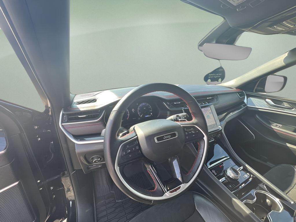 used 2022 Jeep Grand Cherokee car, priced at $34,995