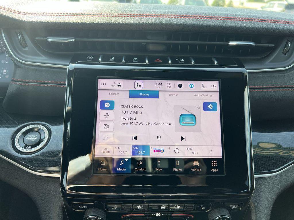 used 2022 Jeep Grand Cherokee car, priced at $34,995