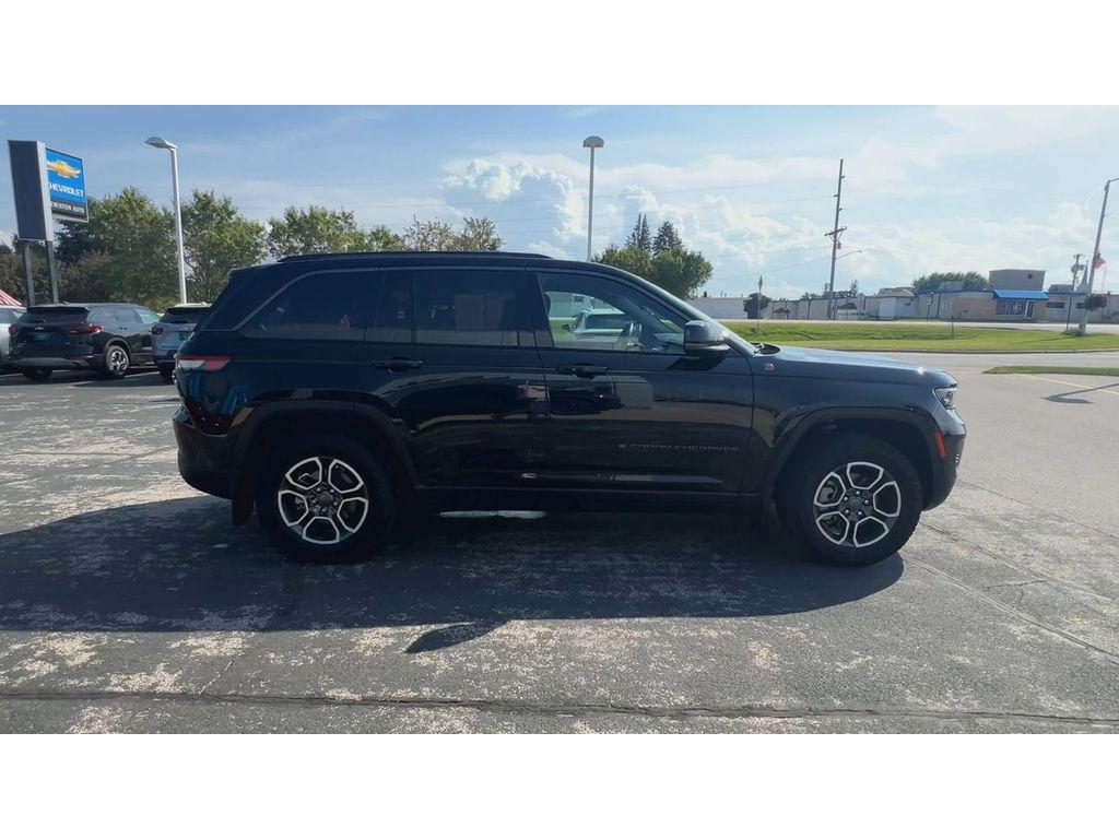 used 2022 Jeep Grand Cherokee car, priced at $35,750