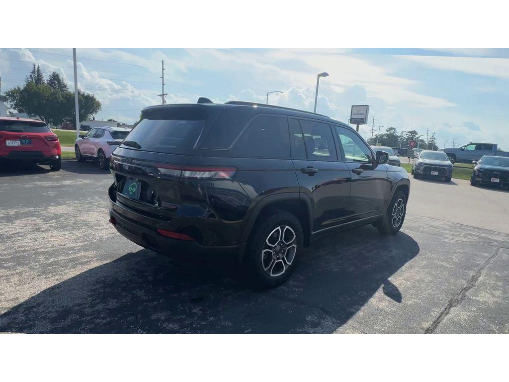 used 2022 Jeep Grand Cherokee car, priced at $35,750