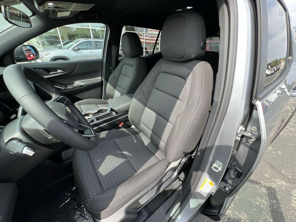 new 2026 Chevrolet Equinox car, priced at $31,495
