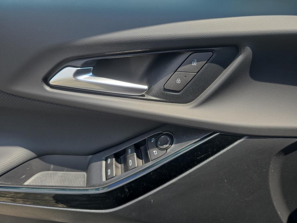 new 2026 Chevrolet Equinox car, priced at $33,545