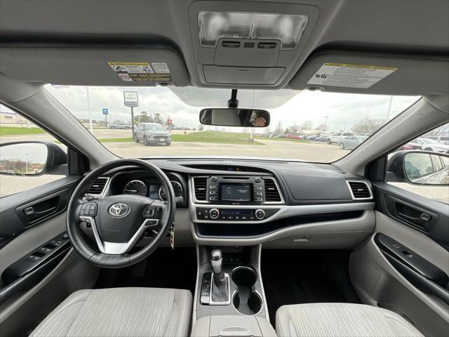 used 2015 Toyota Highlander car, priced at $12,995